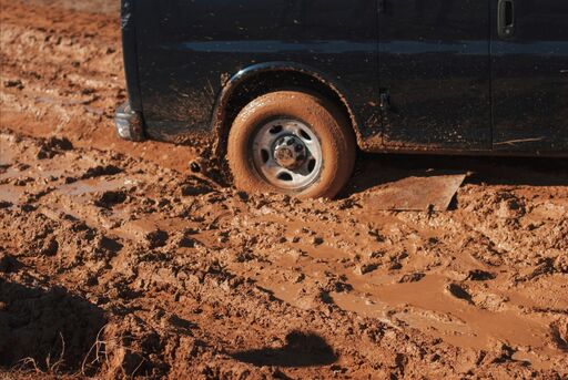 4wd wheel stuck in mud