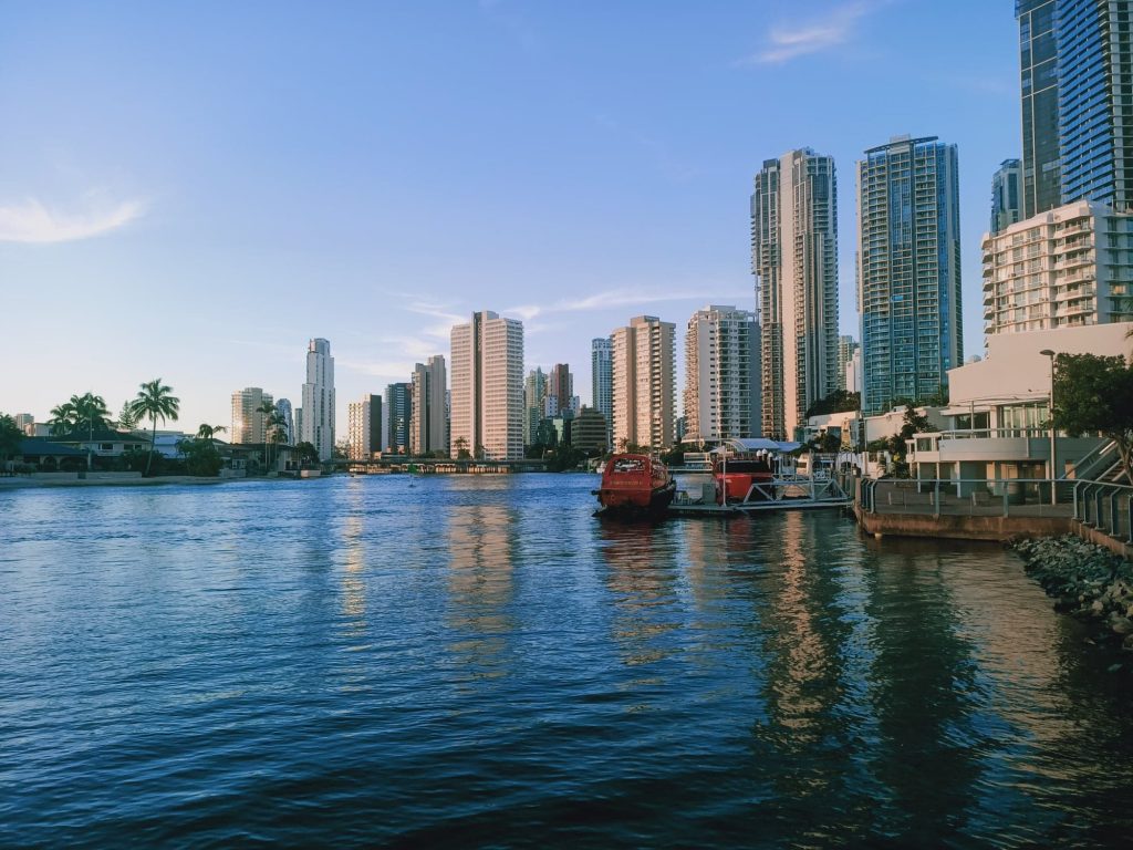 gold coast boating in surfers paradise